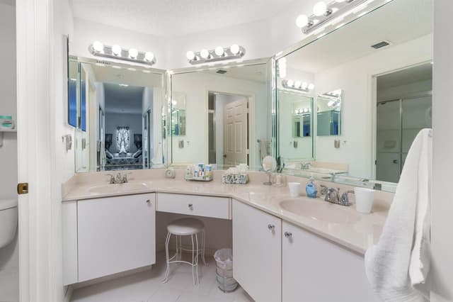 7647 Southampton Terrace # 202, Tamarac FL 33321 - Tamarac, FL - Photo 4
