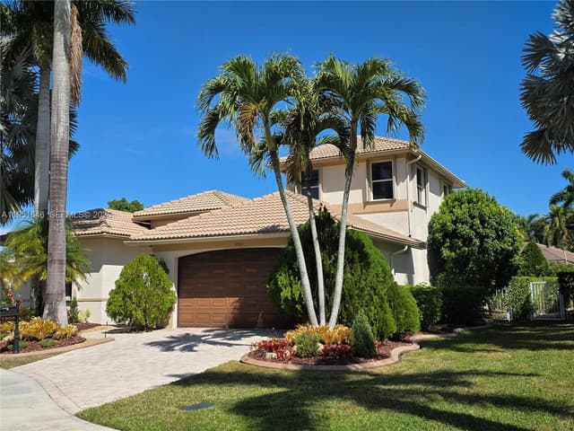 1905 Harbor View Cir, Weston FL 33327 - Weston, FL - Photo 2