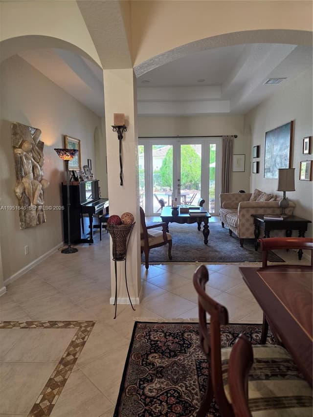 1905 Harbor View Cir, Weston FL 33327 - Weston, FL - Photo 7