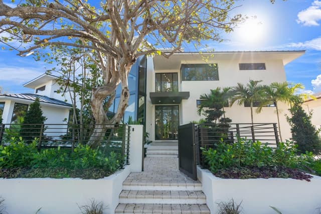 2035 Intracoastal Drive, Fort Lauderdale FL 33305 - Fort Lauderdale, FL - Photo 2