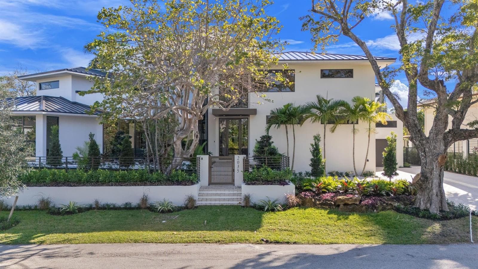 2035 Intracoastal Drive, Fort Lauderdale FL 33305 - Fort Lauderdale, FL - Photo 1