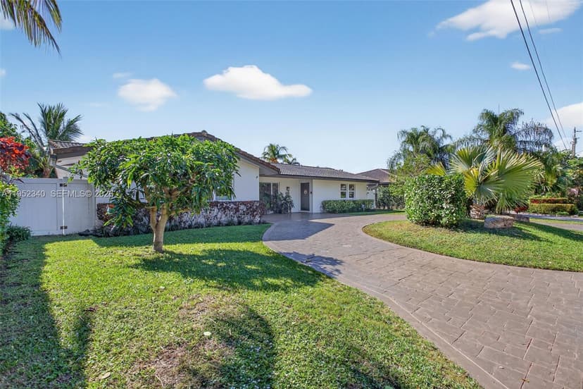 2910 NE 52nd St, Fort Lauderdale FL 33308