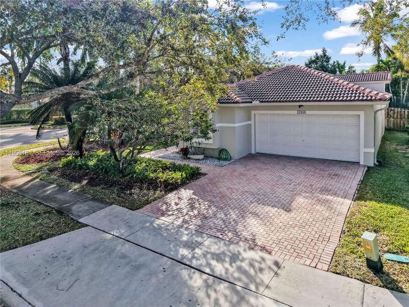 17080 NW 10th St, Pembroke Pines FL 33028