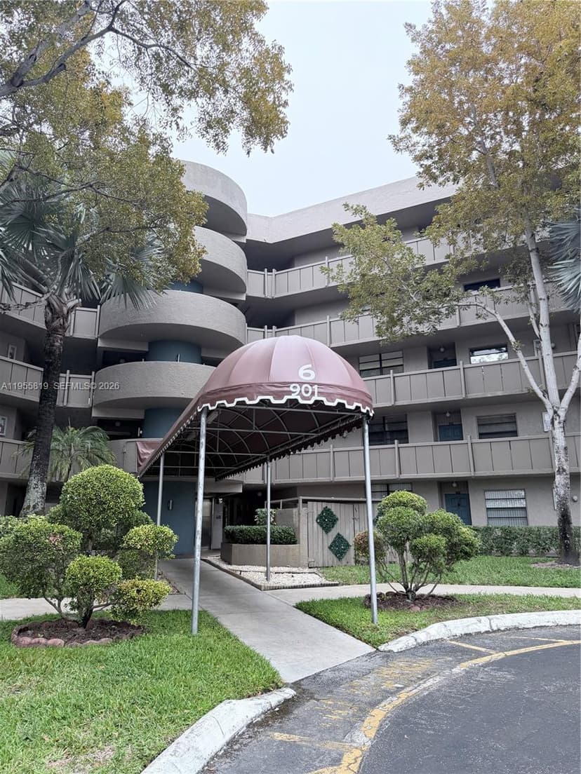 901 Colony Point Cir # 505, Pembroke Pines FL 33026