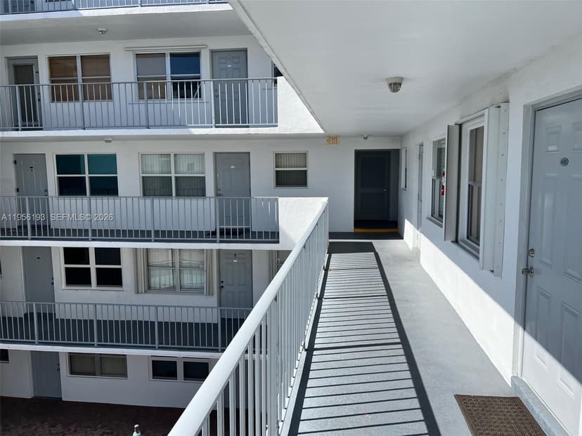 1720 Jefferson St # 410, Hollywood FL 33020