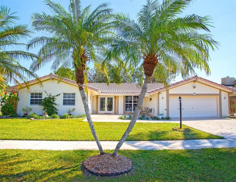 570 Royal Poinciana Ct, Weston FL 33326