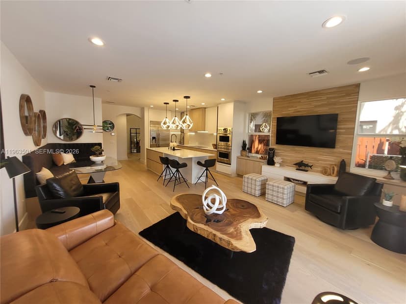 1372 Bayview Dr, Fort Lauderdale FL 33304