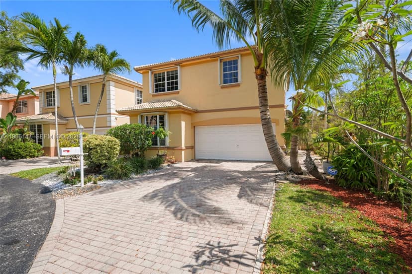 1282 Grant Ct, Hollywood FL 33019