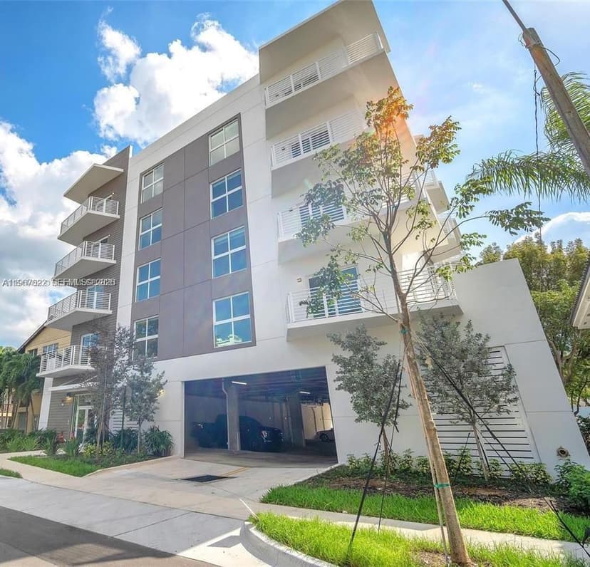 1938 Jackson St # 202, Hollywood FL 33020
