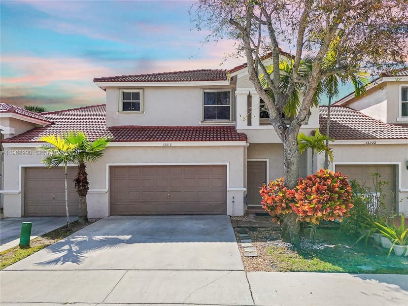 13212 NW 8th St, Pembroke Pines FL 33028