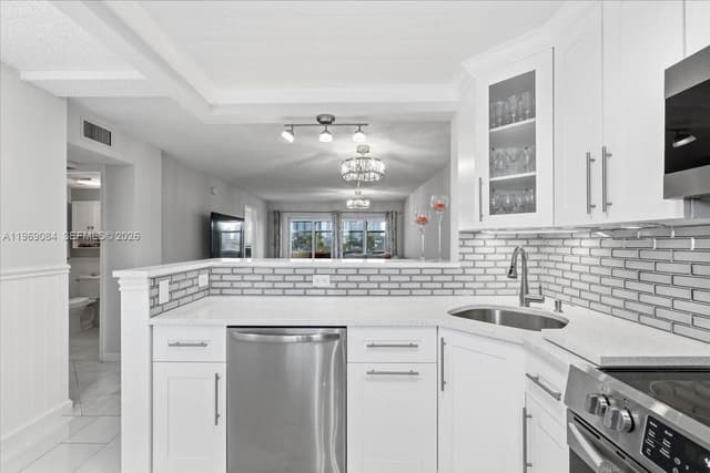 3201 NE 8th St # 405, Pompano Beach FL 33062 - Pompano Beach, FL - Photo 3
