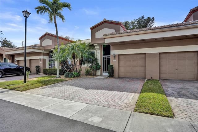 10116 Lombardy Drive # 10116, Tamarac FL 33321 - Tamarac, FL - Photo 3