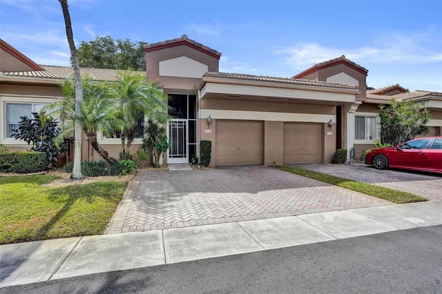 10116 Lombardy Drive # 10116, Tamarac FL 33321 - Tamarac, FL - Photo 4