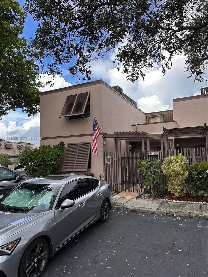 12399 NW 11th St, Pembroke Pines FL 33026