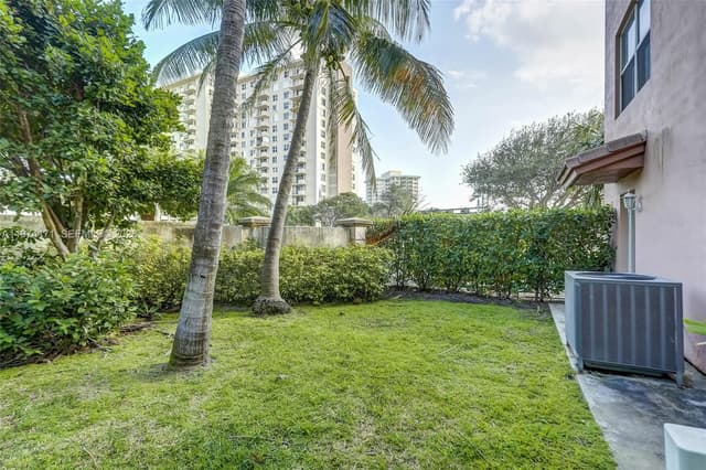2039 Oceanwalk Ter # 401, Lauderdale By The Sea FL 33062 - Lauderdale By The Sea, FL - Photo 3