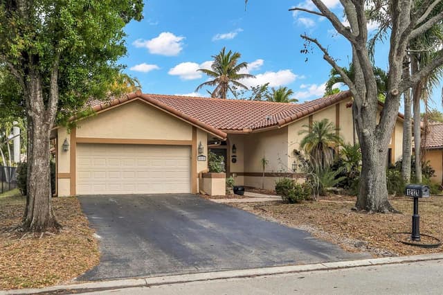 12121 NW 2nd Drive, Coral Springs FL 33071 - Coral Springs, FL - Photo 3