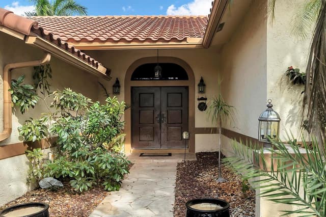 12121 NW 2nd Drive, Coral Springs FL 33071 - Coral Springs, FL - Photo 4