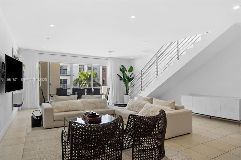 1034 NE 18th Ave # 205, Fort Lauderdale FL 33304