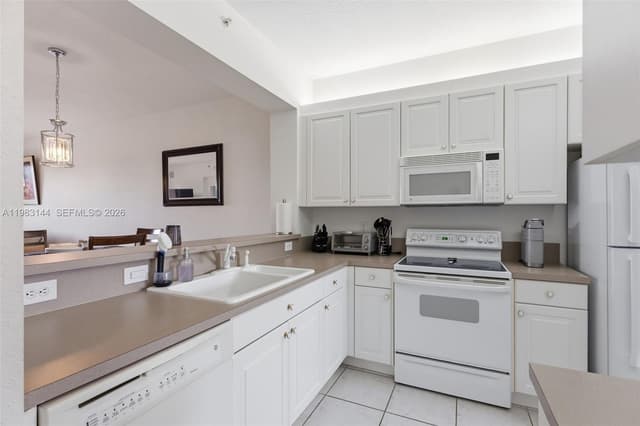 7765 Yardley Dr # 313, Tamarac FL 33321 - Tamarac, FL - Photo 6