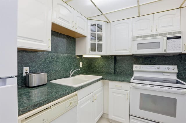 2000 S Ocean Boulevard # 2L, Pompano Beach FL 33062 - Pompano Beach, FL - Photo 4
