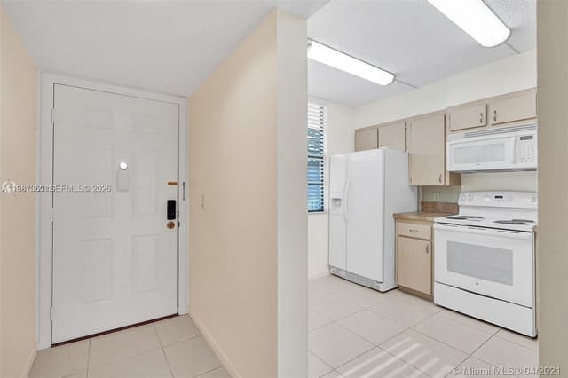 1715 Whitehall Dr # 202, Davie FL 33324 - Davie, FL - Photo 5