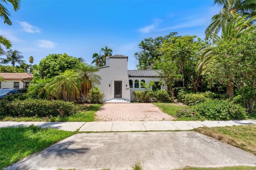 1108 Harrison St, Hollywood FL 33019