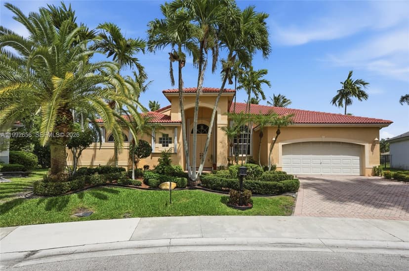 3038 Lakewood Dr, Weston FL 33332