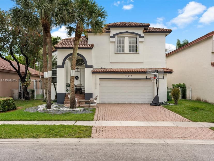 1607 SW 157th Ave, Pembroke Pines FL 33027