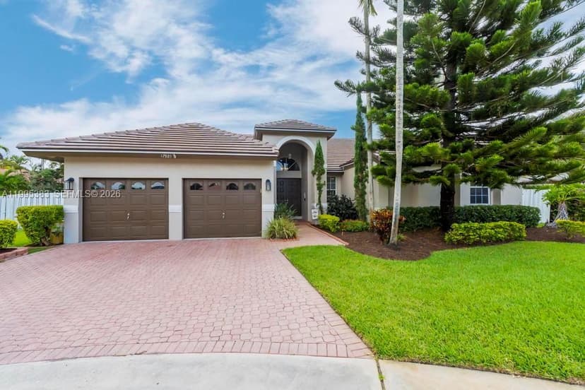 17921 NW 10th St, Pembroke Pines FL 33029
