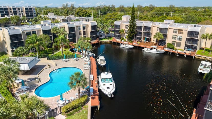 16 Royal Palm Way # 205, Boca Raton FL 33432