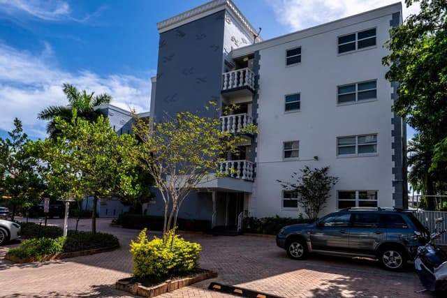 40 Isle Of Venice Drive # 9, Fort Lauderdale FL 33301 - Fort Lauderdale, FL - Photo 2