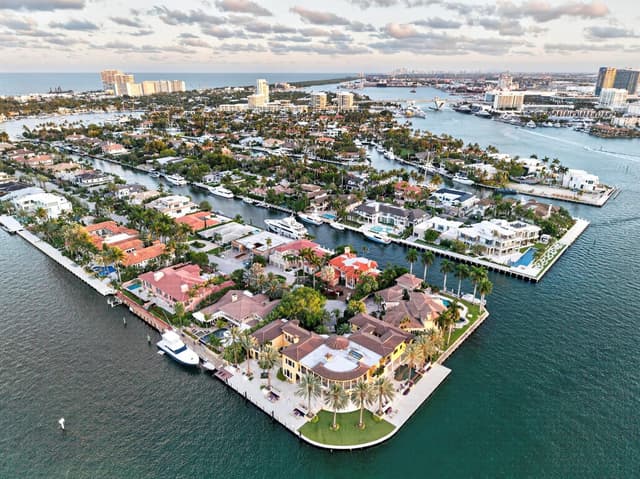 1 Isla Bahia Drive, Fort Lauderdale FL 33316 - Fort Lauderdale, FL - Photo 3