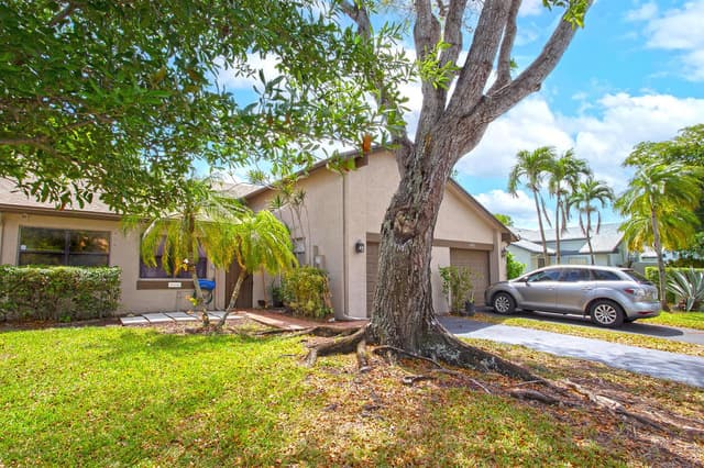 8202 NW 100th Drive, Tamarac FL 33321 - Tamarac, FL - Photo 3