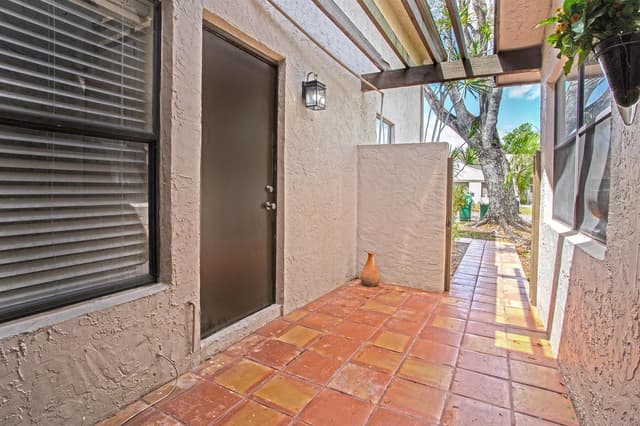 8202 NW 100th Drive, Tamarac FL 33321 - Tamarac, FL - Photo 5