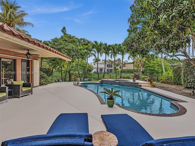 1080 Creekford Dr, Weston FL 33326