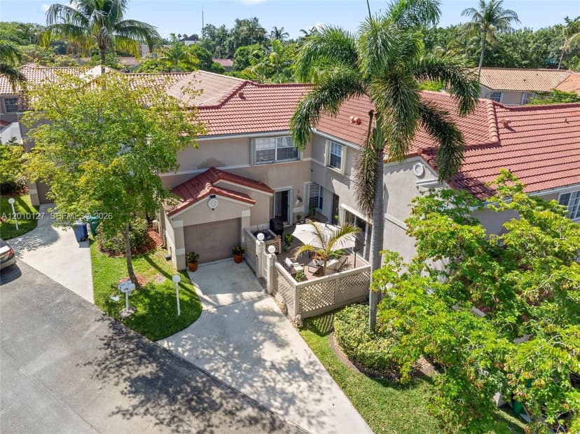 11004 Neptune Dr, Cooper City FL 33026