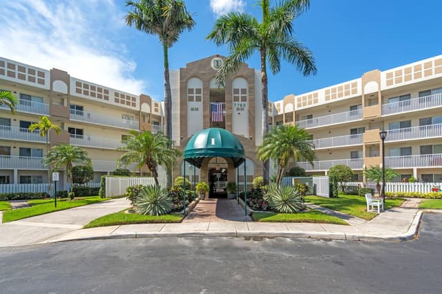 7763 Southampton Terrace # 405, Tamarac FL 33321 - Tamarac, FL - Photo 2
