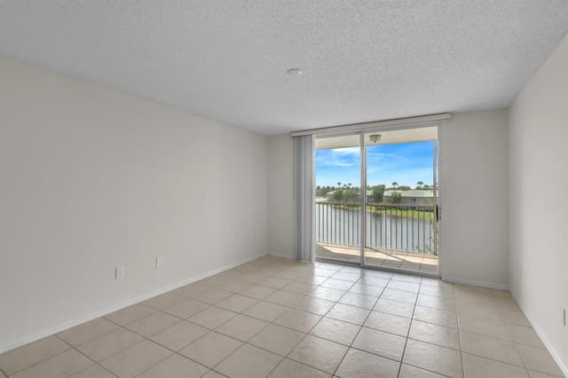 7763 Southampton Terrace # 405, Tamarac FL 33321 - Tamarac, FL - Photo 6