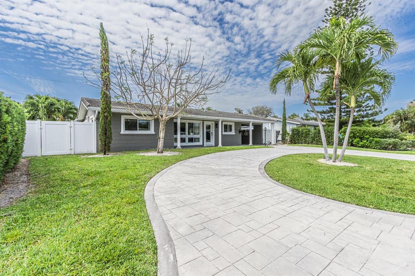 2770 NE 53rd Street, Lighthouse Point FL 33064