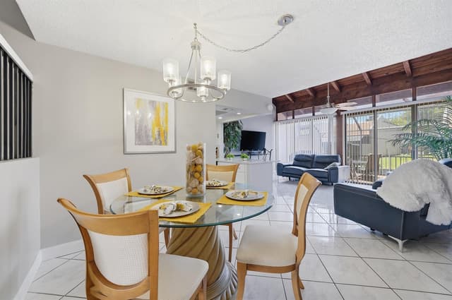 12300 NW 11th Court, Pembroke Pines FL 33026 - Pembroke Pines, FL - Photo 7