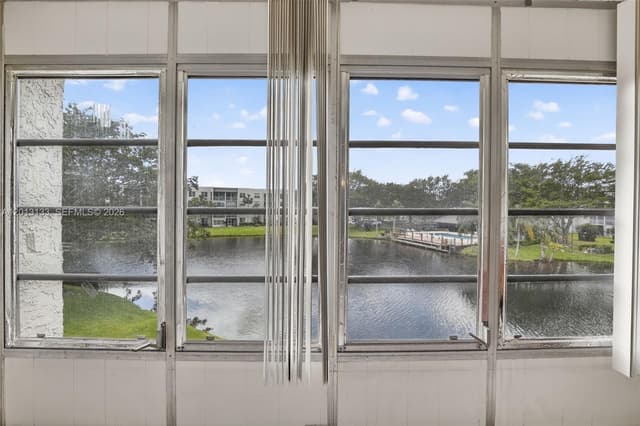 9330 Lagoon Pl # 307, Davie FL 33324 - Davie, FL - Photo 2