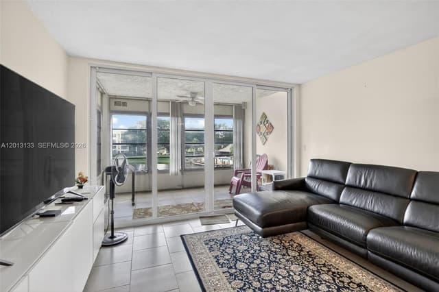 9330 Lagoon Pl # 307, Davie FL 33324 - Davie, FL - Photo 3