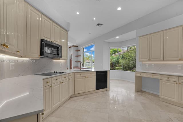 2456 Bay Isle Court, Weston FL 33327 - Weston, FL - Photo 4