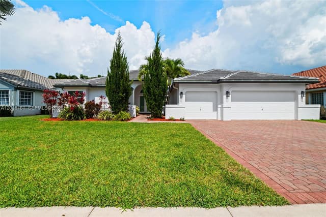 3292 Ridge Trce, Davie FL 33328 - Davie, FL - Photo 2