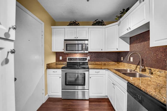 2230 NE 56th Place # 223, Fort Lauderdale FL 33308 - Fort Lauderdale, FL - Photo 7