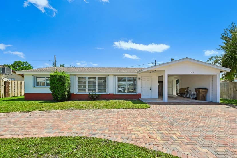 804 SE 16th Court, Deerfield Beach FL 33441