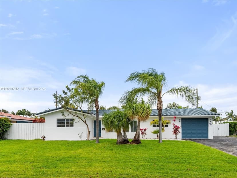 4211 NE 27th Ave, Lighthouse Point FL 33064