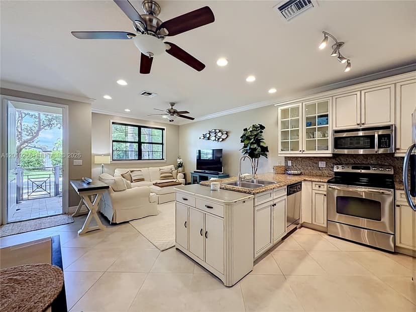 867 S Ocean Blvd, Pompano Beach FL 33062