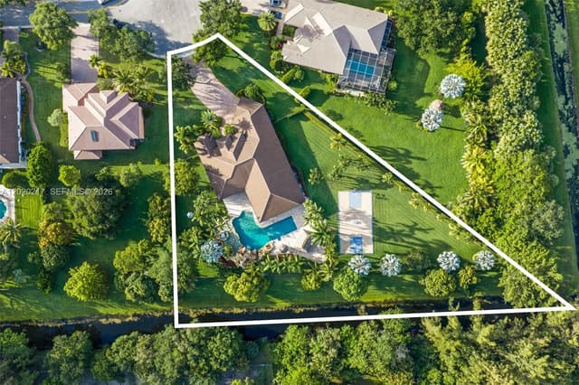 10018 Laurel Rd, Davie FL 33328 - Davie, FL - Photo 3