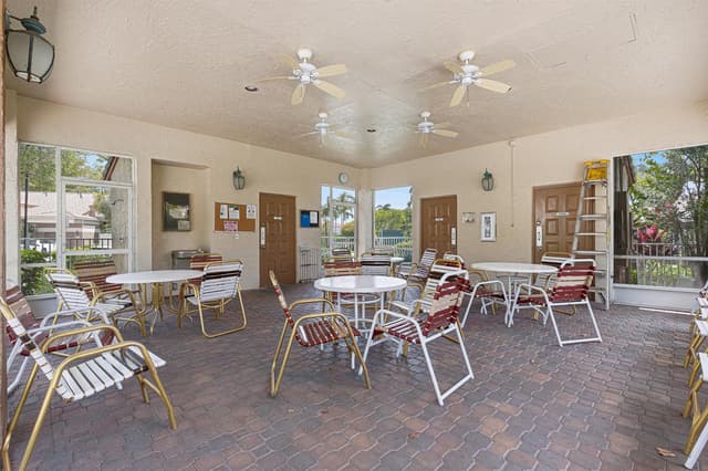 10168 Lombardy Drive, Tamarac FL 33321 - Tamarac, FL - Photo 3